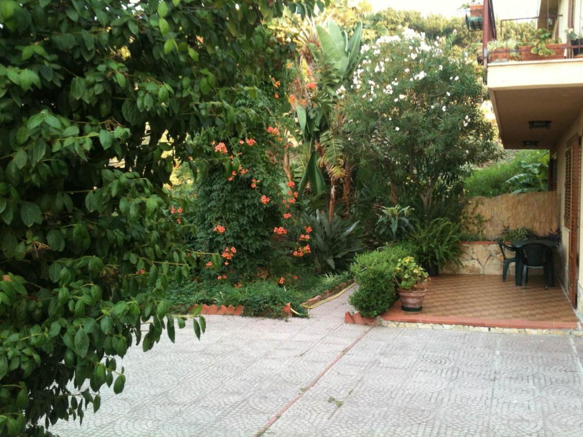 Stanza In Villa Con Giardino Vista Mare Cefalù Exterior foto