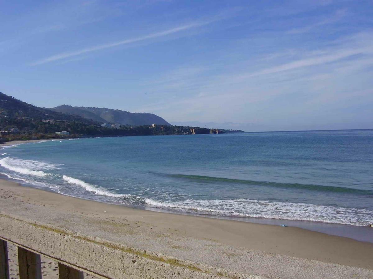Stanza In Villa Con Giardino Vista Mare Cefalù Exterior foto